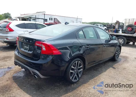 2018 Volvo S60 T5 Dynamic z USA, uszkodzony, nr VIN YV126MFL4J2458009